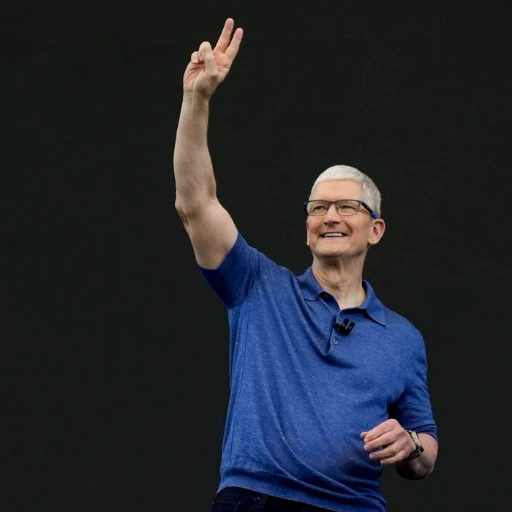 Apple integra Inteligencia Artificial al iPhone y a Siri